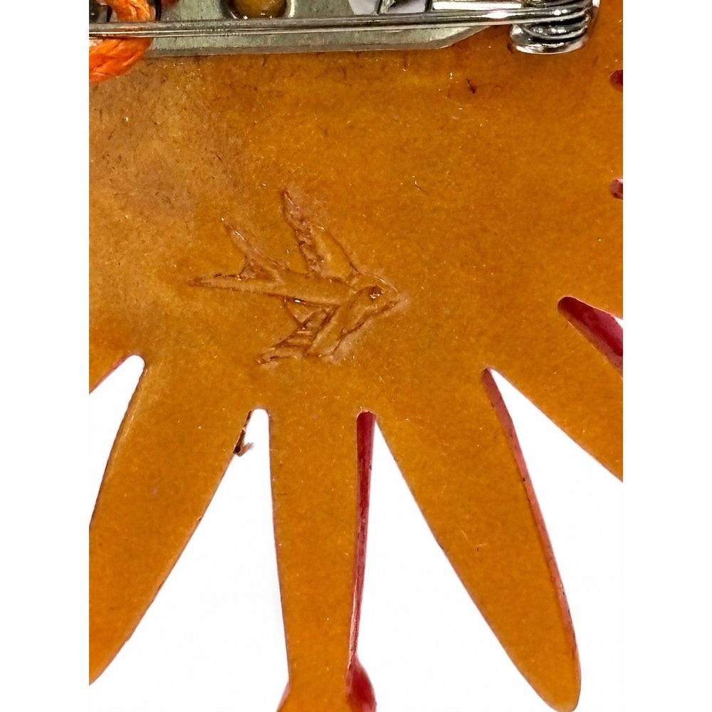 Erstwilder Atomic Abode Starburst Clock Brooch BHCC115 New in Box - Picture 4 of 6